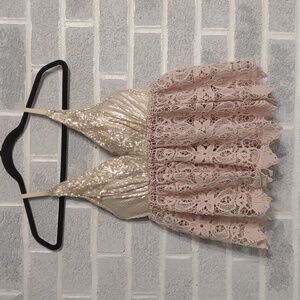 Antica Santoria by Giacomo Cirque Women's Sequin Macrame Peplum Crop Top